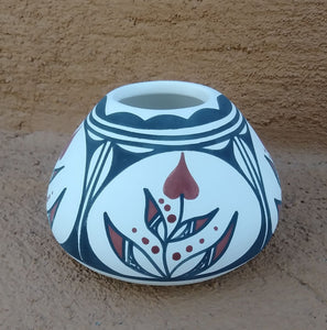 Tigua Ceramic Pottery Flower Design 4" T x 3" W Signed